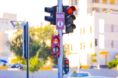 رؤوس إشارات ضوئية خاصة بالباص السريع - صور