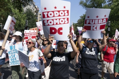 سكان واشنطن يحتجون ويطالبون بخروج الحرس الوطني من المدينة - صور