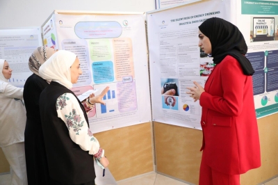 طلبة صيدلة (عمان العربية) يقدّمون توصيات لتعزيز الاستخدام الآمن للدواء
