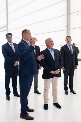 الملك يفتتح مبنى (هنجر 7) الجديد لشركة جورامكو