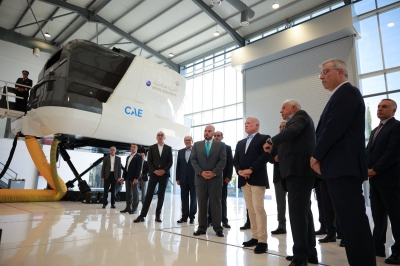 الملك يزور الشركة الأردنية لتدريب الطيران - صور