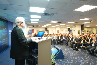 شومان تستضيف الدكتور أسامة الخطيب في محاضرة بعنوان (عصر الروبوت.. إلى أين يقودنا المستقبل؟)