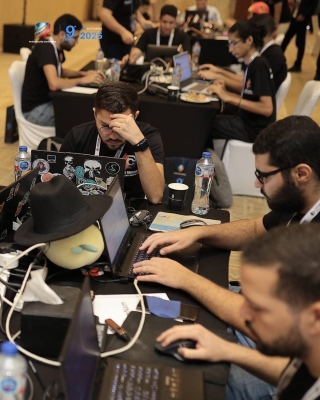 جامعة الأميرة سمية للتكنولوجيا تفوز بالمركز الأول وتحمل الذهبية في مسابقة الامن السيبراني العربية 2025