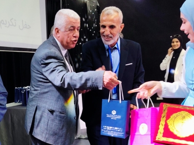 جامعة عمان العربية تحتفي بالطلبة المتفوقين وتستعرض تخصصاتها الجديدة في مدارس الحصاد - صور