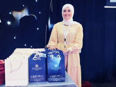 جامعة عمان العربية تحتفي بالطلبة المتفوقين وتستعرض تخصصاتها الجديدة في مدارس الحصاد - صور