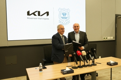 مذكرة تفاهم بين عمان الأهلية و(كيا – الأردن) لتعزيز التعليم التطبيقي لتخصص المركبات الكهربائية