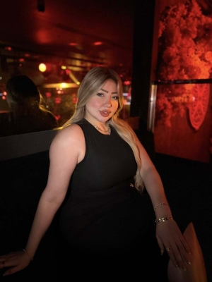 حفلة خاصة تتحول إلى أزمة.. الأمن المصري يتحفظ على راقصة شهيرة