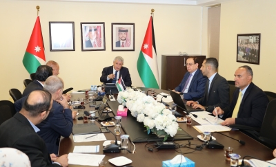 اجتماع لبحث استكمال متطلبات ترخيص مطار عمان المدني