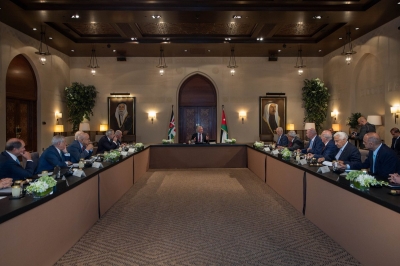 من غاب من رؤساء الوزراء عن لقاء الملك.. ولماذا؟ - صور