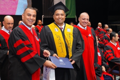 بالصور ... د. ماهر الحوراني يرعى اليوم الأول لإحتفال عمان الأهلية بتخريج طلبتها للفصل الصيفي من الفوج 32