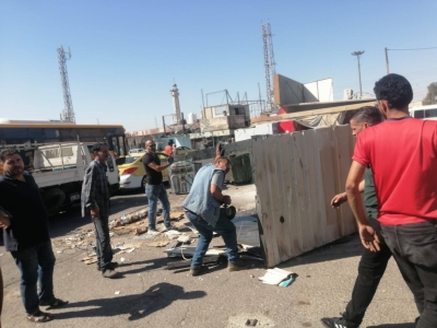 بالصور.. بلدية الزرقاء تزيل أكشاكًا وبسطات في «المجمع القديم»