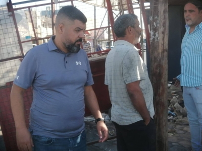 بالصور.. بلدية الزرقاء تزيل أكشاكًا وبسطات في «المجمع القديم»