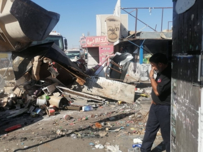 بالصور.. بلدية الزرقاء تزيل أكشاكًا وبسطات في «المجمع القديم»