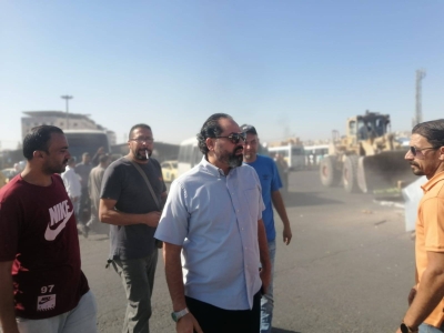 بالصور.. بلدية الزرقاء تزيل أكشاكًا وبسطات في «المجمع القديم»