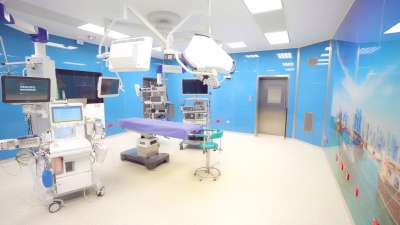 غرف العمليات في مستشفى الكندي.. تجهيزات حديثة لرعاية طبية مميزة