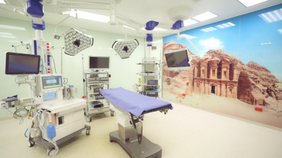 غرف العمليات في مستشفى الكندي.. تجهيزات حديثة لرعاية طبية مميزة