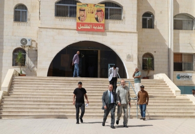 وزير الإدارة المحلية يتفقد بلديتي الحلابات والظليل