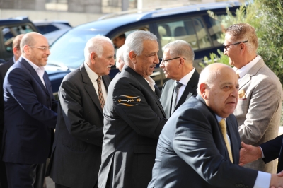 الدكتور محمد القضاه طلب والدكتور احمد العبادي اعطى ... (أيمن العطاري) & (راية العبادي)