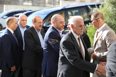 الدكتور محمد القضاه طلب والدكتور احمد العبادي اعطى ... (أيمن العطاري) & (راية العبادي)