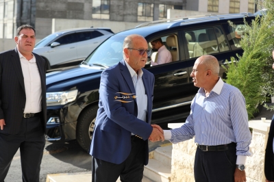 الدكتور محمد القضاه طلب والدكتور احمد العبادي اعطى ... (أيمن العطاري) & (راية العبادي)