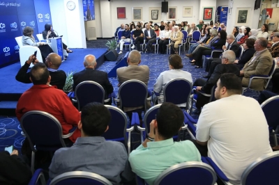 حوارية في شومان بعنوان (دور الإعلام في تصنيع الموافقة)