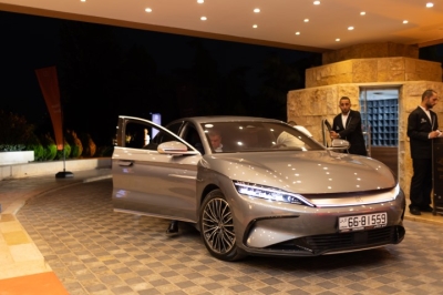 البستنجي موتورز وكيلا حصريا لسيارات زيكر في الأردن - صور وفيديو