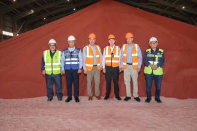 السفيران الكندي والأسترالي يزوران شركة البوتاس العربية في غور الصافي ويطلّعان على استراتيجيتها التوسعية ودورها في سوق الأسمدة