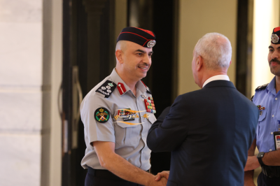 مندوبا عن الملك.. رئيس الوزراء يرعى الاحتفال بيوم الصناعة الأردنية