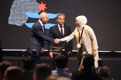 مندوبا عن الملك.. رئيس الوزراء يرعى الاحتفال بيوم الصناعة الأردنية