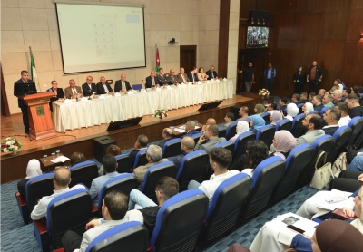 رئيس جامعة البترا يلتقي الطلبة المستجدين للعام الجامعي 2025/2026