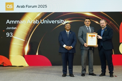 استلام شهادة ترتيب الجامعة 93