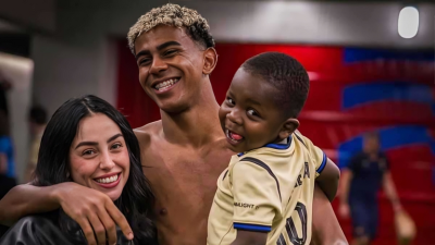 نيكول تخطف الأنظار في فوز برشلونة .. وهذا ما فعله لامين يامال - صور