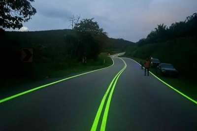 الطرق المتوهجة .. ما هي وكيف خفضت من الحوادث الليلية؟ -  صور