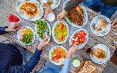 جولة الطعام التراثية في دبي القديمة ضمن أفضل تجارب السفر  لعام 2026 بحسب تصنيف لونلي بلانيت