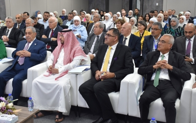 مستشفى الاستقلال ينظّم يوماً طبياً مجانياً لموظفي الأشغال برعاية الوزير أبو السمن