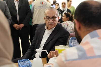 مستشفى الاستقلال ينظّم يوماً طبياً مجانياً لموظفي الأشغال برعاية الوزير أبو السمن