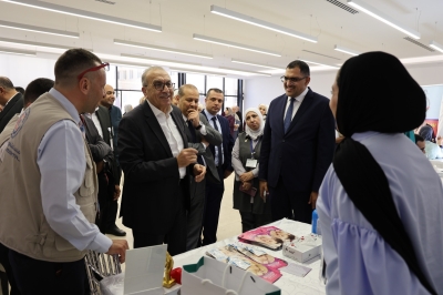 مستشفى الاستقلال ينظّم يوماً طبياً مجانياً لموظفي الأشغال برعاية الوزير أبو السمن