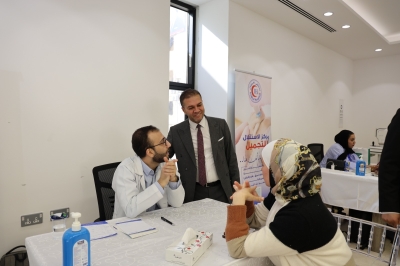مستشفى الاستقلال ينظّم يوماً طبياً مجانياً لموظفي الأشغال برعاية الوزير أبو السمن