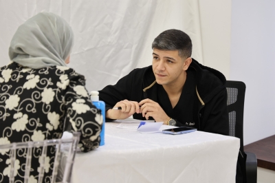 مستشفى الاستقلال ينظّم يوماً طبياً مجانياً لموظفي الأشغال برعاية الوزير أبو السمن