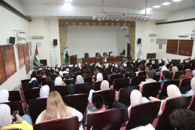 كلية الآداب في جامعة الزيتونة الأردنية تنظّم لقاءً ترحيبيًا بالطلبة الجدد