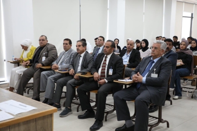 كلية الحقوق في جامعة عمان العربية تعزز التواصل مع طلبتها