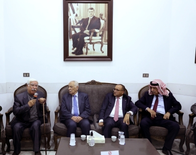 مندوبا عن الملك وولي العهد .. العيسوي يقدم واجب العزاء لـ 6 عشائر أردنية