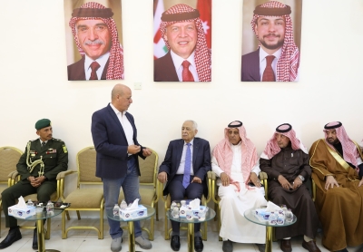 مندوبا عن الملك وولي العهد .. العيسوي يقدم واجب العزاء لـ 6 عشائر أردنية