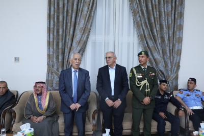مندوبا عن الملك وولي العهد .. العيسوي يقدم واجب العزاء لـ 6 عشائر أردنية