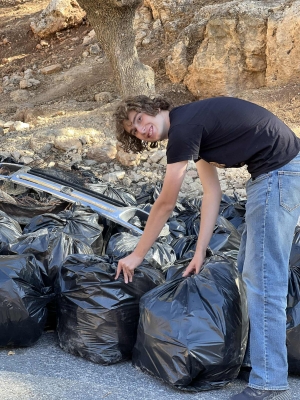 جوّالة الطبيعة (EcoHikers) تنفذ حملة تنظيف في غابة أبو السوس بمشاركة أردنيين وأجانب