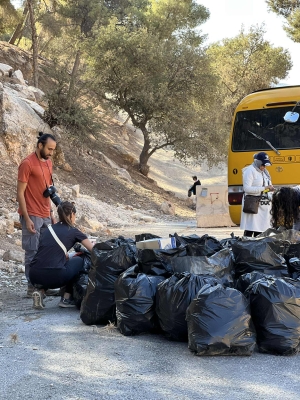 جوّالة الطبيعة (EcoHikers) تنفذ حملة تنظيف في غابة أبو السوس بمشاركة أردنيين وأجانب