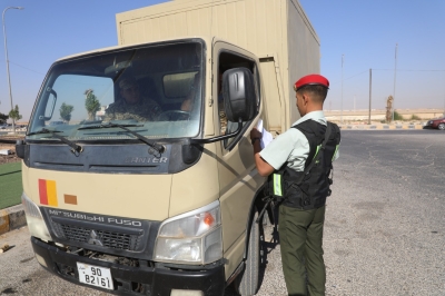 الشرطة العسكرية الملكية تطلق حملة الشتاء  - صور