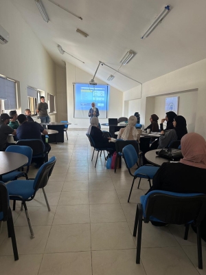 ورشة تعريفية في جامعة الزيتونة الأردنية حول برنامج المسرّع المهني لتمكين الشباب رقمياً