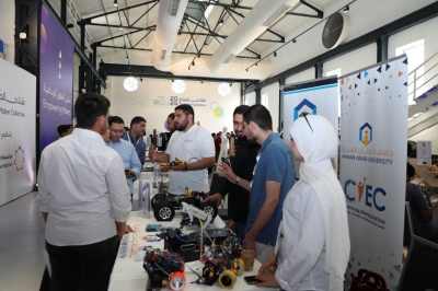 مركز الإبداع والابتكار وريادة الأعمال في عمان العربية يشارك في ملتقى الصناّع 2025 لتعزيز الابتكار وريادة الأعمال