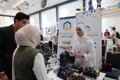 مركز الإبداع والابتكار وريادة الأعمال في عمان العربية يشارك في ملتقى الصناّع 2025 لتعزيز الابتكار وريادة الأعمال